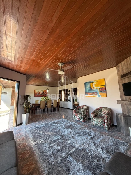 CASA 4 DORM: 3ª foto da galeria de imagens do imóvel