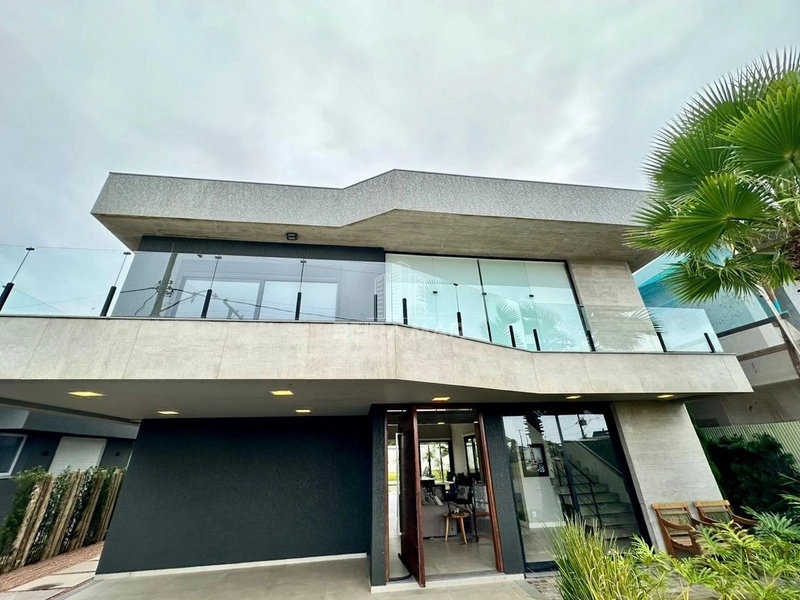 CASA NO CONDOMINIO COSTA SERENA COM 3DORM