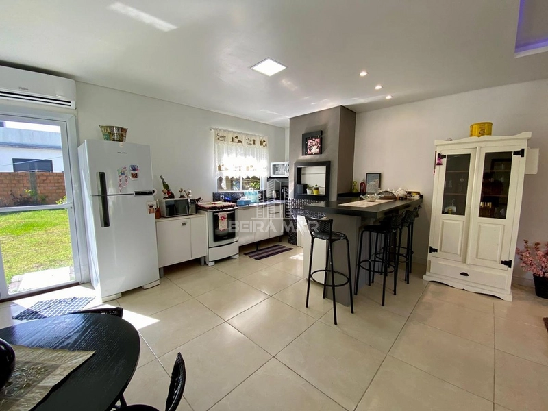 CASA COM 3DORM EM XANGRI-LÁ: 10ª foto da galeria de imagens do imóvel