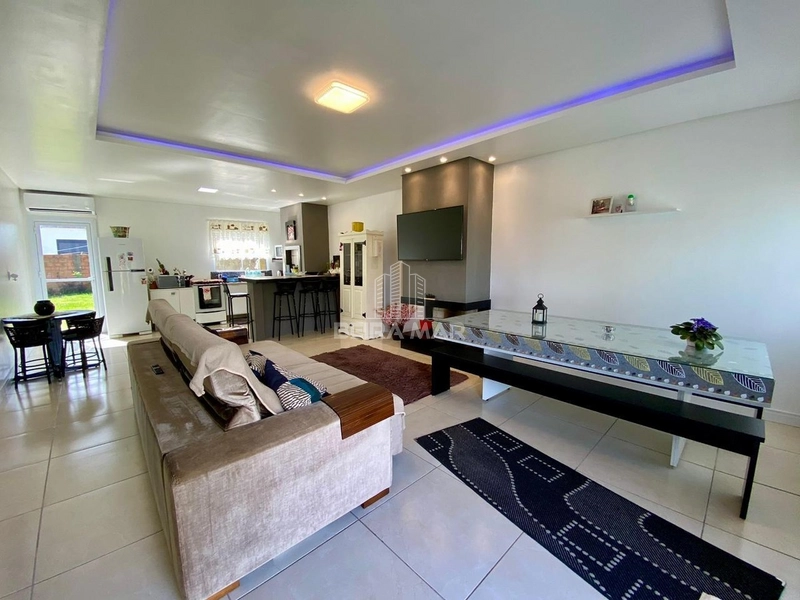 CASA COM 3DORM EM XANGRI-LÁ: 3ª foto da galeria de imagens do imóvel