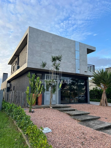 Casa de Alto Padrão no Condomínio Dubai Resort – Capão da Canoa