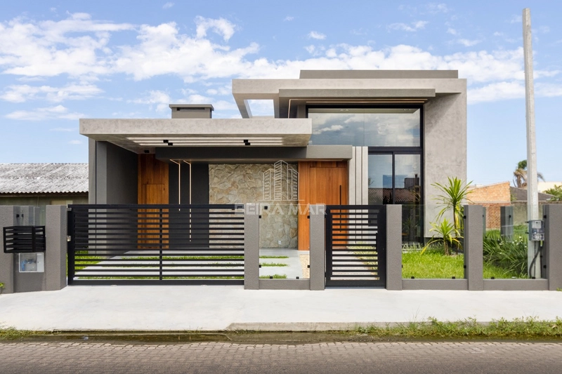 Casa à venda em Xangri-Lá – Centro: 1ª foto da galeria de imagens do imóvel