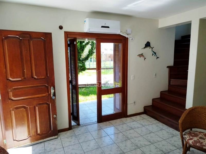 Duplex em Xangri-lá: 4ª foto da galeria de imagens do imóvel