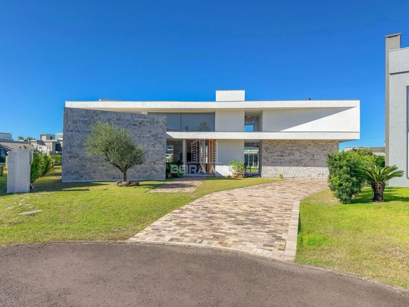 Casa Beira Lago Mobiliada e Decorada no Condomínio Riviera – Xangri-Lá