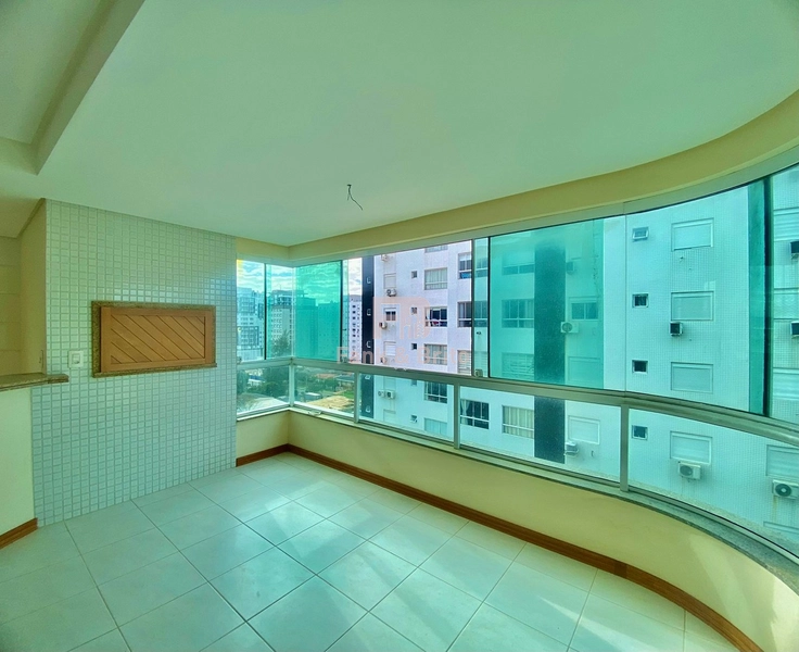 Apartamento espaçoso, poucos metros do mar!: 1ª foto da galeria de imagens do imóvel
