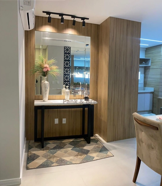 VENDE APARTAMENTO FINAMENTE MOBILIADO E DECORADO PRONTO PARA USO: 2ª foto da galeria de imagens do imóvel