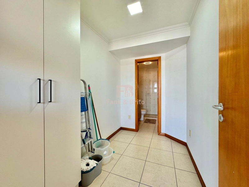 VENDE AMPLO APARTAMENTO Á POUCOS METROS DO MAR: 13ª foto da galeria de imagens do imóvel