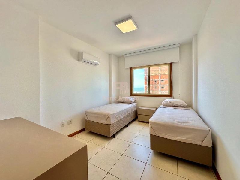 VENDE AMPLO APARTAMENTO Á POUCOS METROS DO MAR: 20ª foto da galeria de imagens do imóvel