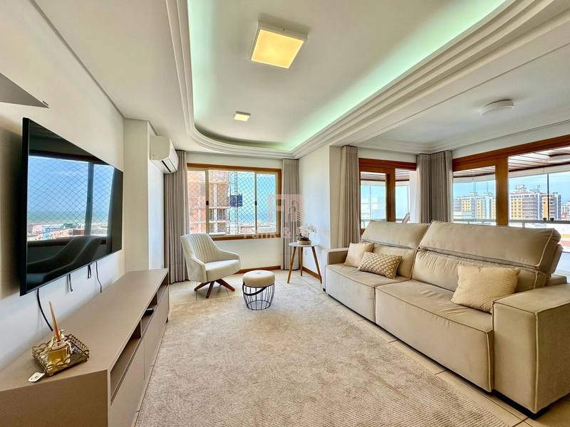 VENDE AMPLO APARTAMENTO Á POUCOS METROS DO MAR: 4ª foto da galeria de imagens do imóvel