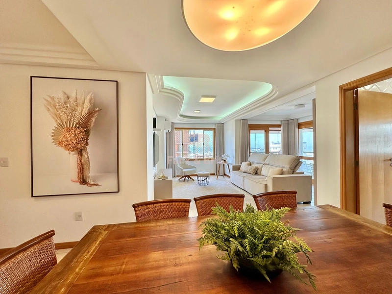 VENDE AMPLO APARTAMENTO Á POUCOS METROS DO MAR: 6ª foto da galeria de imagens do imóvel