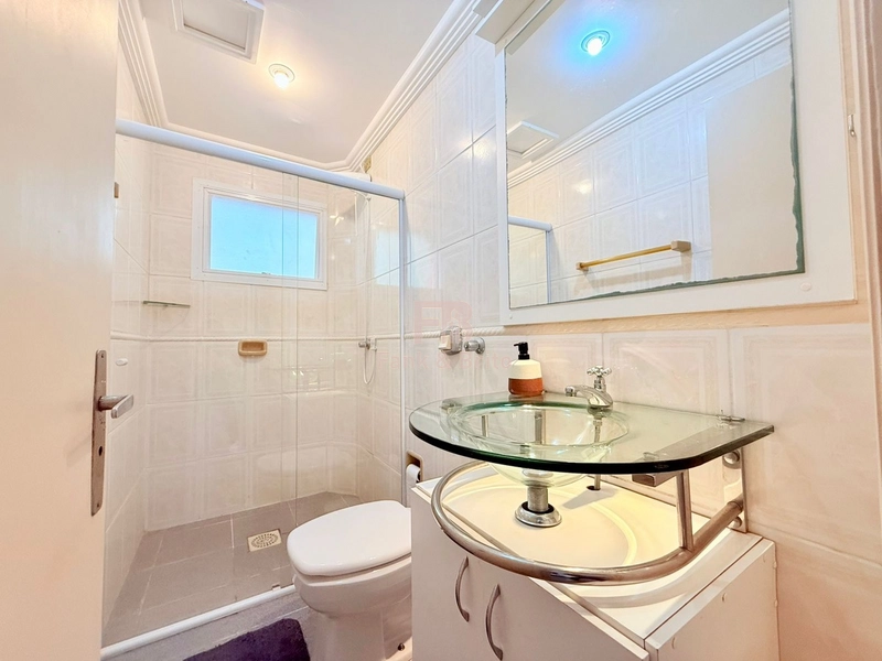 APARTAMENTO DOIS DORMITÓRIOS COM SACADA DE FRENTE: 8ª foto da galeria de imagens do imóvel