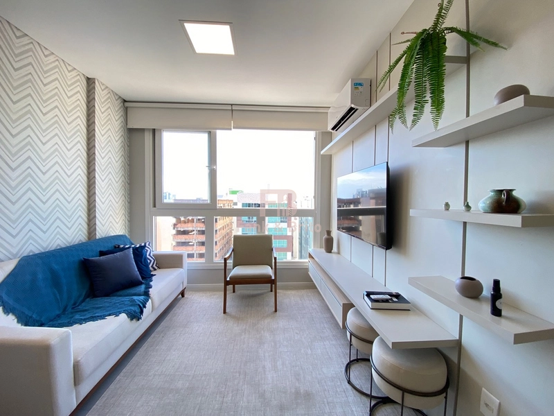 MOBILIADO E DECORADO EM PRÉDIO COM INFRAESTRUTURA.: 1ª foto da galeria de imagens do imóvel