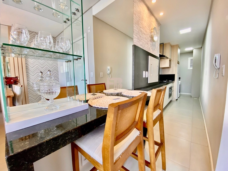 MOBILIADO E DECORADO EM PRÉDIO COM INFRAESTRUTURA.: 4ª foto da galeria de imagens do imóvel