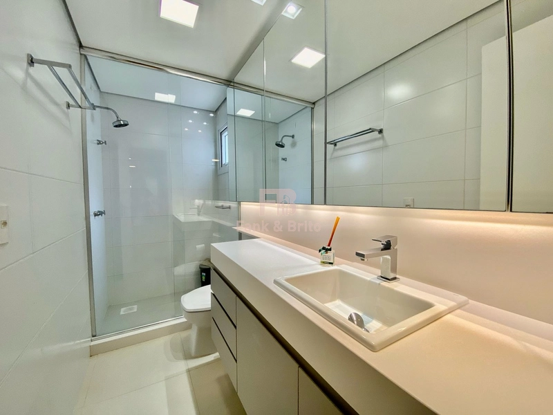 APARTAMENTO DE FRENTE PARA O MAR: 24ª foto da galeria de imagens do imóvel