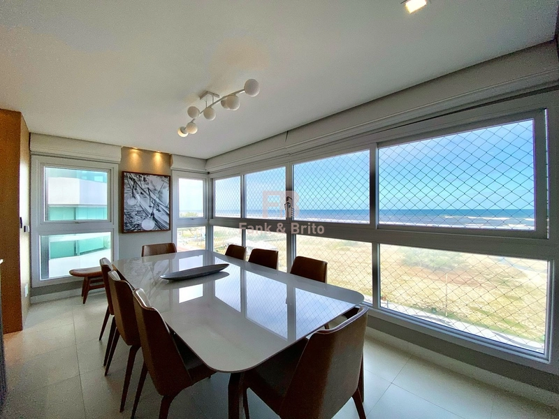 APARTAMENTO DE FRENTE PARA O MAR: 8ª foto da galeria de imagens do imóvel