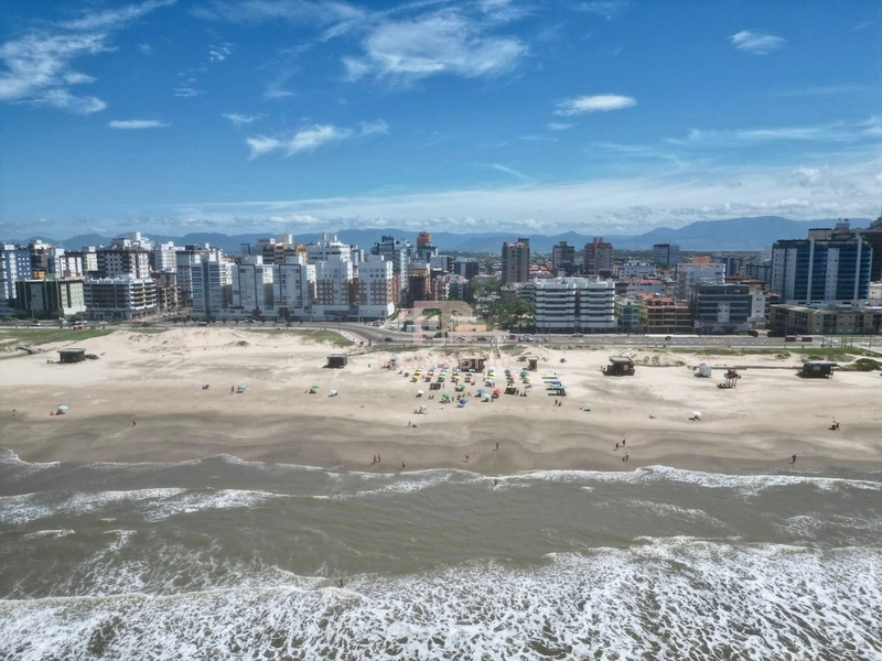 APARTAMENTO DE FRENTE COM VISTA PARA O MAR E PRAÇA: 26ª foto da galeria de imagens do imóvel