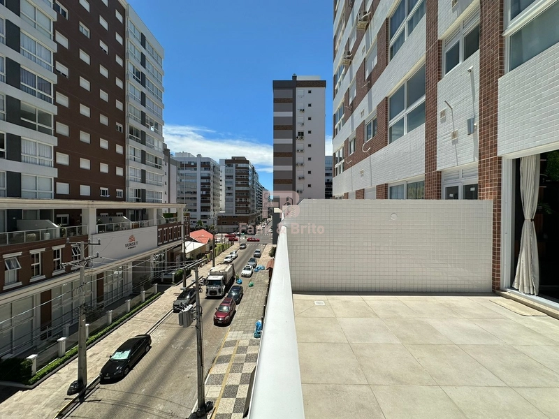 MOBILIADO E DECORADO COM TERRAÇO.: 2ª foto da galeria de imagens do imóvel