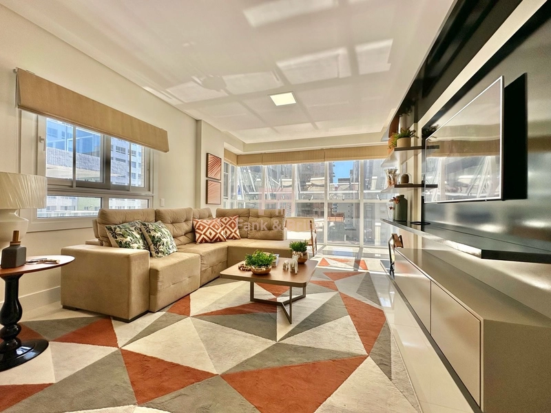 APARTAMENTO BEM MOBILIADO COM VISTA LIBERADA: 1ª foto da galeria de imagens do imóvel