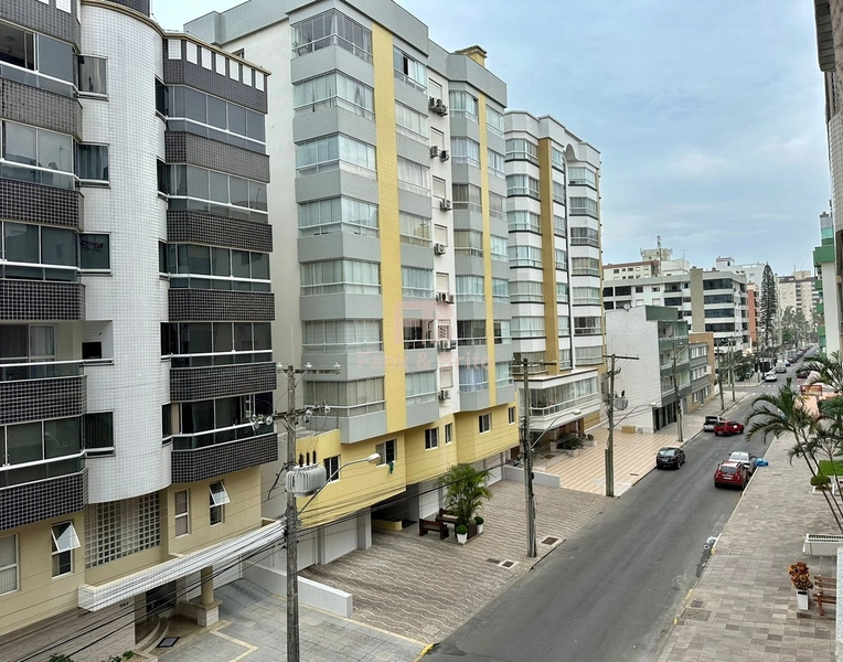 Sacada de frente na Zona Nova: 11ª foto da galeria de imagens do imóvel