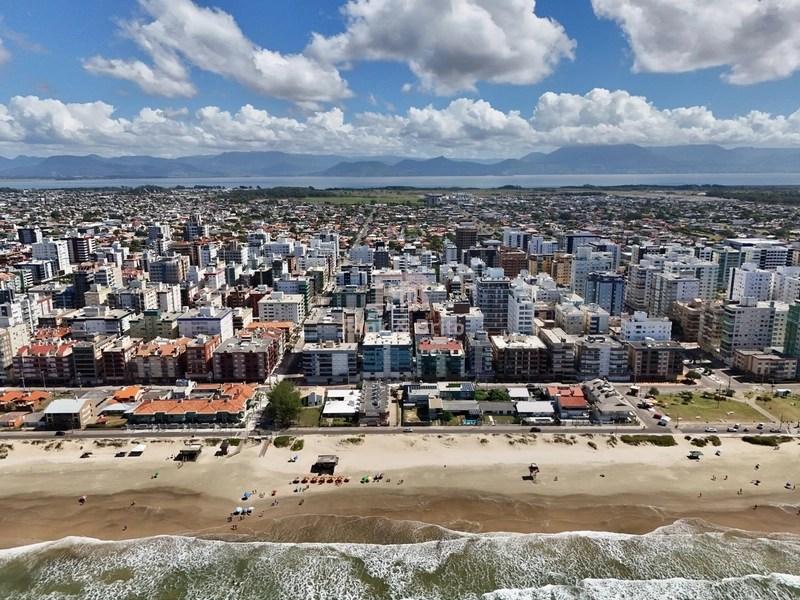 Sacada de frente na Zona Nova: 24ª foto da galeria de imagens do imóvel