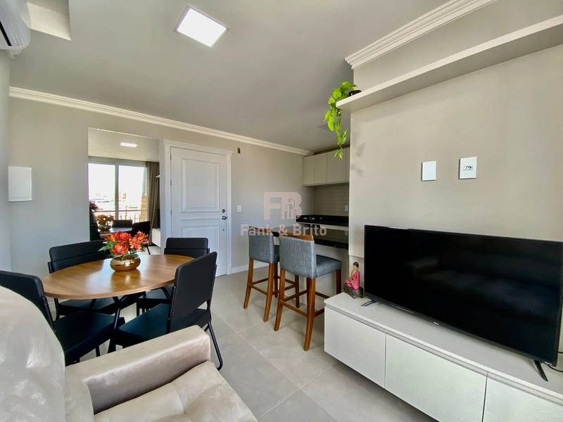 APARTAMENTO AO LADO DA PRAÇA FLAVIO BOIANOVSKI, DUAS QUADRAS DO MAR!: 7ª foto da galeria de imagens do imóvel