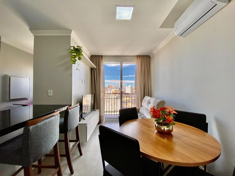 APARTAMENTO AO LADO DA PRAÇA FLAVIO BOIANOVSKI, DUAS QUADRAS DO MAR!: 8ª foto da galeria de imagens do imóvel