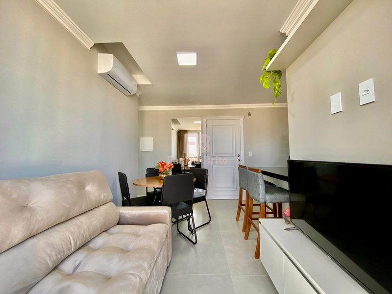 APARTAMENTO AO LADO DA PRAÇA FLAVIO BOIANOVSKI, DUAS QUADRAS DO MAR!: 6ª foto da galeria de imagens do imóvel