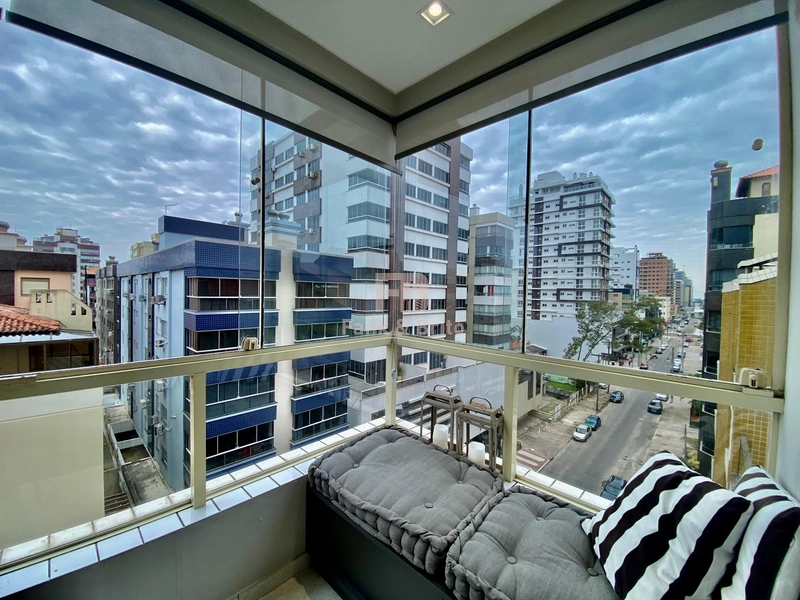APARTAMENTO DE FRENTE MOBILIADO E DECORADO.: 2ª foto da galeria de imagens do imóvel