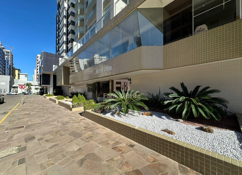 MOBILIADO E DECORADO COM TERRAÇO: 36ª foto da galeria de imagens do imóvel