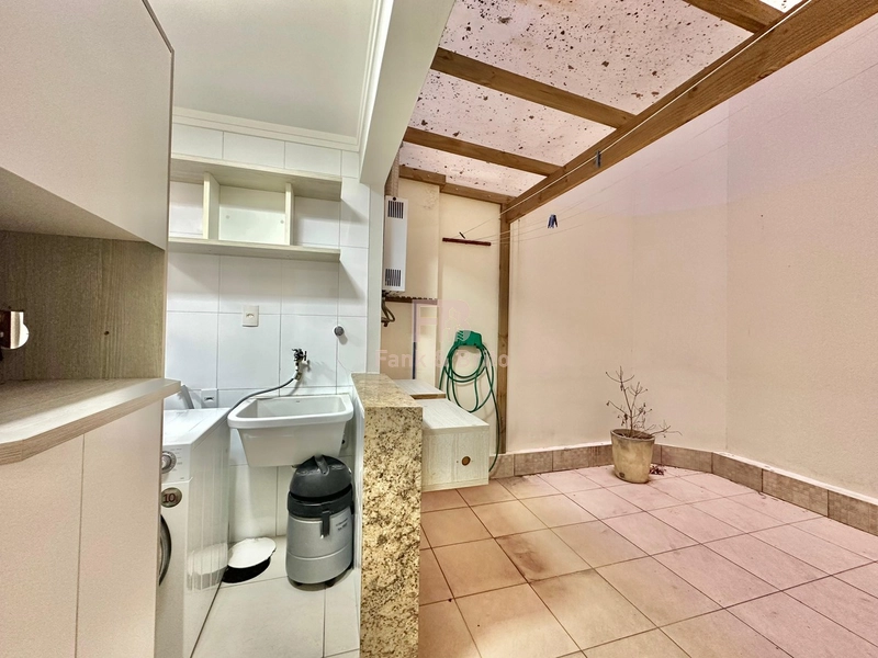 MOBILIADO E DECORADO COM TERRAÇO: 15ª foto da galeria de imagens do imóvel