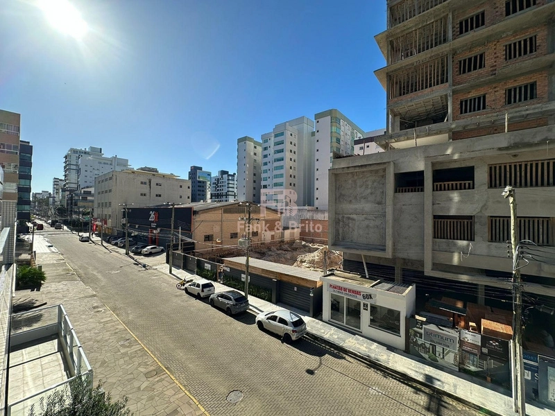 MOBILIADO E DECORADO COM TERRAÇO: 8ª foto da galeria de imagens do imóvel