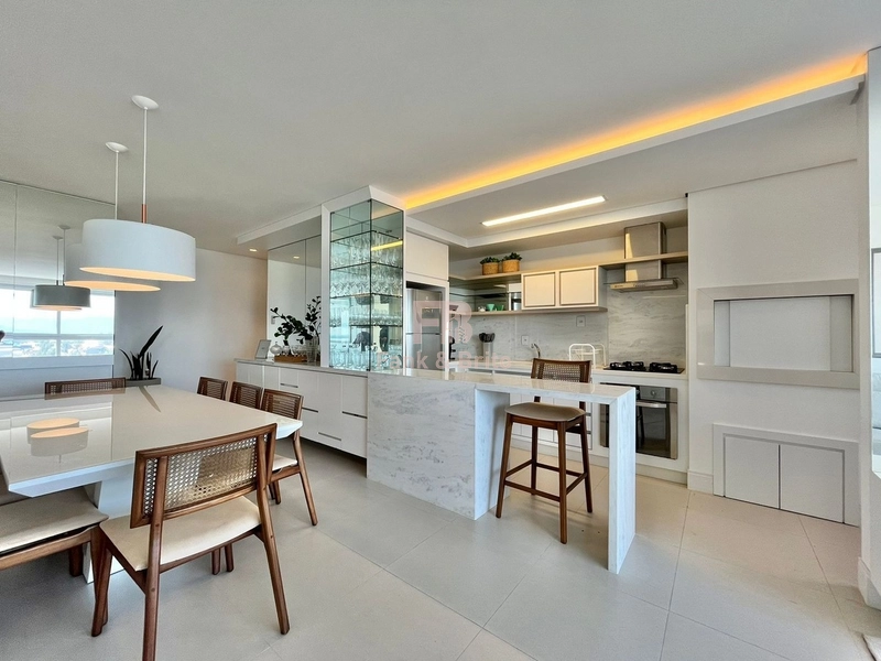 APARTAMENTO DE LUXO, PADRÃO AAA, INFRAESTRUTURA COMPLETA, NAVEGANTES!!: 3ª foto da galeria de imagens do imóvel