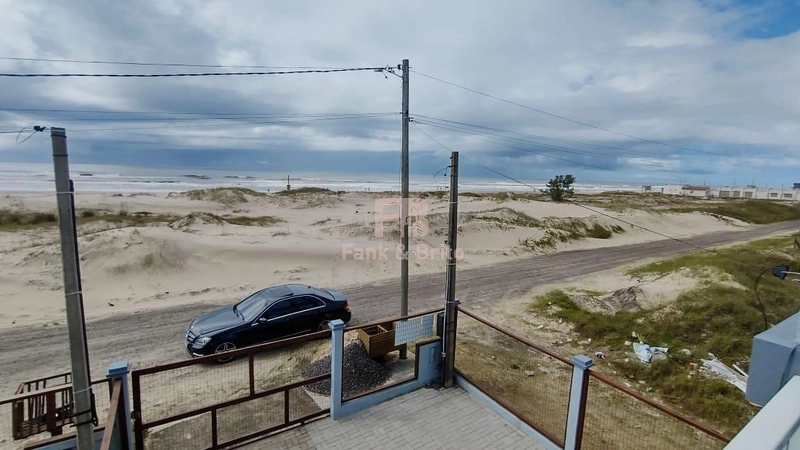 Casa Geminada diferente de todas, beira da praia.: 13ª foto da galeria de imagens do imóvel