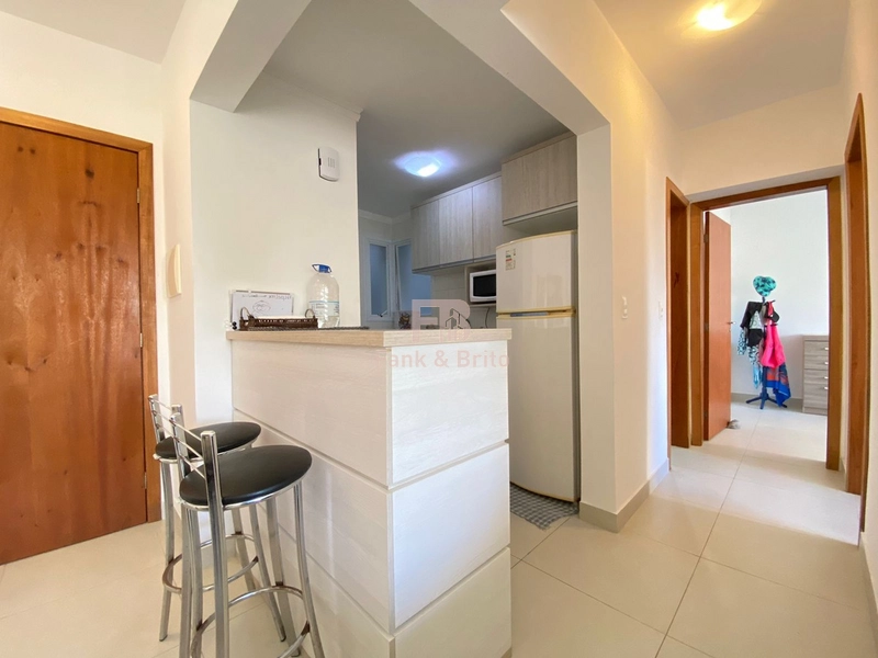 APARTAMENTO DE FRENTE NA ZONA NOVA: 7ª foto da galeria de imagens do imóvel