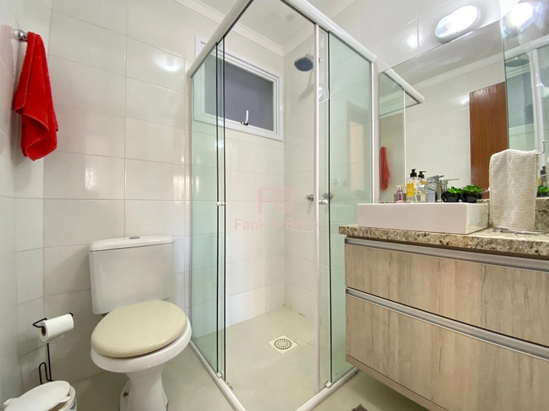 APARTAMENTO DE FRENTE NA ZONA NOVA: 15ª foto da galeria de imagens do imóvel