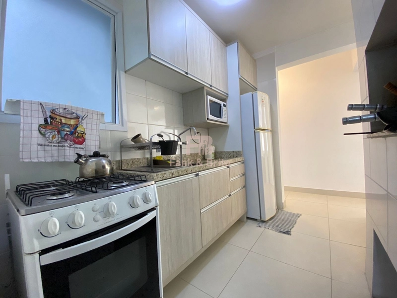 APARTAMENTO DE FRENTE NA ZONA NOVA: 9ª foto da galeria de imagens do imóvel