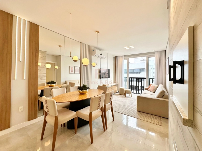 Apartamento 2 dormitórios mobiliado frente praça Tiaraju!: 2ª foto da galeria de imagens do imóvel
