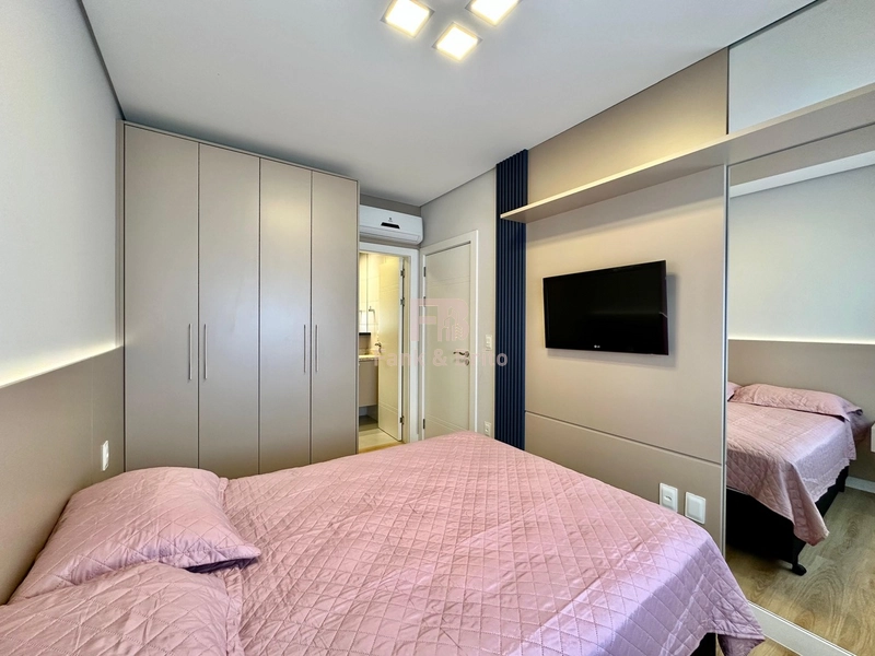 Apartamento 2 dormitórios mobiliado frente praça Tiaraju!: 15ª foto da galeria de imagens do imóvel