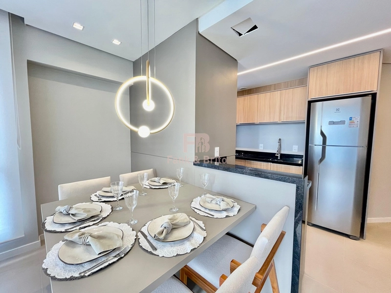 FINO DECORADO, INFRA COMPLETA, JUNTO À PRAIA.: 2ª foto da galeria de imagens do imóvel