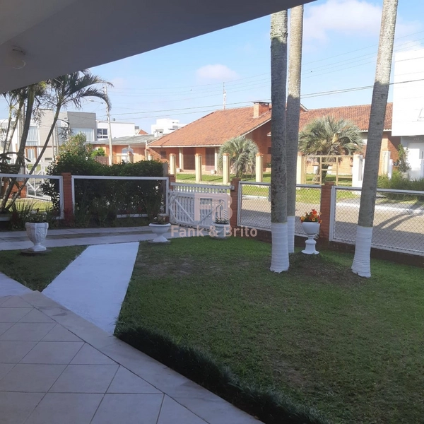 Casa Espaçosa com 6 Dormitórios (5 Suítes): 2ª foto da galeria de imagens do imóvel