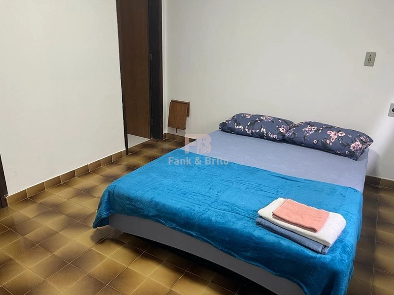 Espaçosa Casa de Temporada com 6 Dormitórios - 1 Quadra da Praia: 9ª foto da galeria de imagens do imóvel