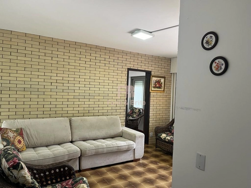 Espaçosa Casa de Temporada com 6 Dormitórios - 1 Quadra da Praia: 7ª foto da galeria de imagens do imóvel