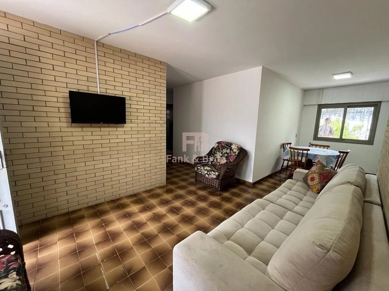 Espaçosa Casa de Temporada com 6 Dormitórios - 1 Quadra da Praia: 6ª foto da galeria de imagens do imóvel