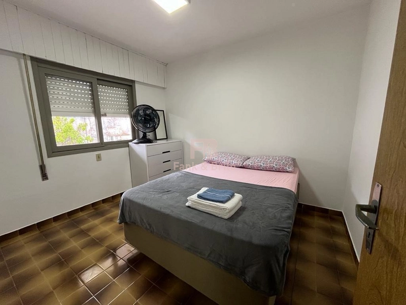 Espaçosa Casa de Temporada com 6 Dormitórios - 1 Quadra da Praia: 16ª foto da galeria de imagens do imóvel