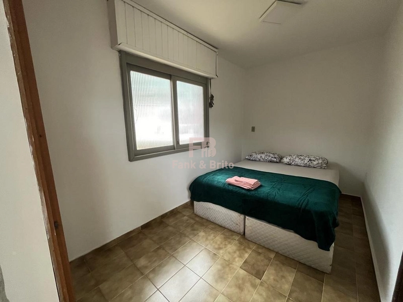 Espaçosa Casa de Temporada com 6 Dormitórios - 1 Quadra da Praia: 28ª foto da galeria de imagens do imóvel