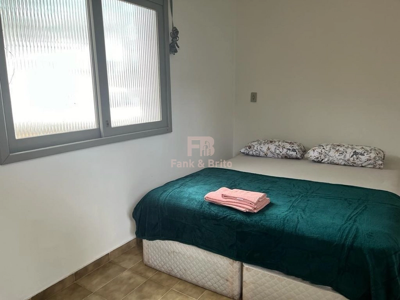 Espaçosa Casa de Temporada com 6 Dormitórios - 1 Quadra da Praia: 27ª foto da galeria de imagens do imóvel