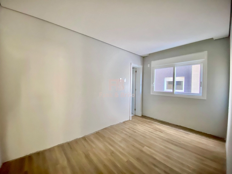 APARTAMENTO AO LADO DA PRAÇA FLAVIO BOIANOVSKI, DUAS QUADRAS DO MAR!: 17ª foto da galeria de imagens do imóvel