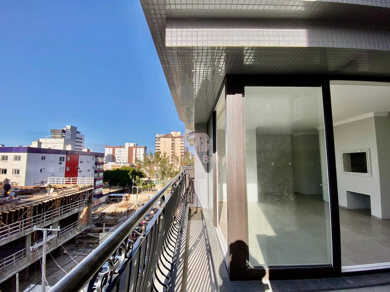 APARTAMENTO AO LADO DA PRAÇA FLAVIO BOIANOVSKI, DUAS QUADRAS DO MAR!: 10ª foto da galeria de imagens do imóvel