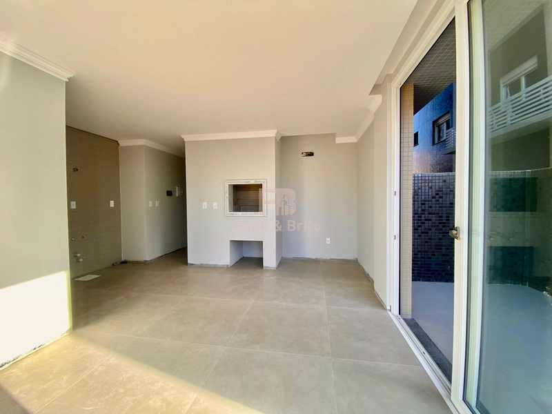 APARTAMENTO AO LADO DA PRAÇA FLAVIO BOIANOVSKI, DUAS QUADRAS DO MAR!: 8ª foto da galeria de imagens do imóvel