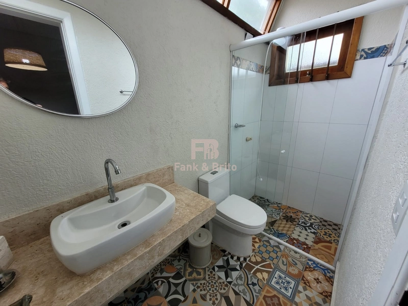 Belo Sobrado com 5 Dormitórios e Piscina: 27ª foto da galeria de imagens do imóvel